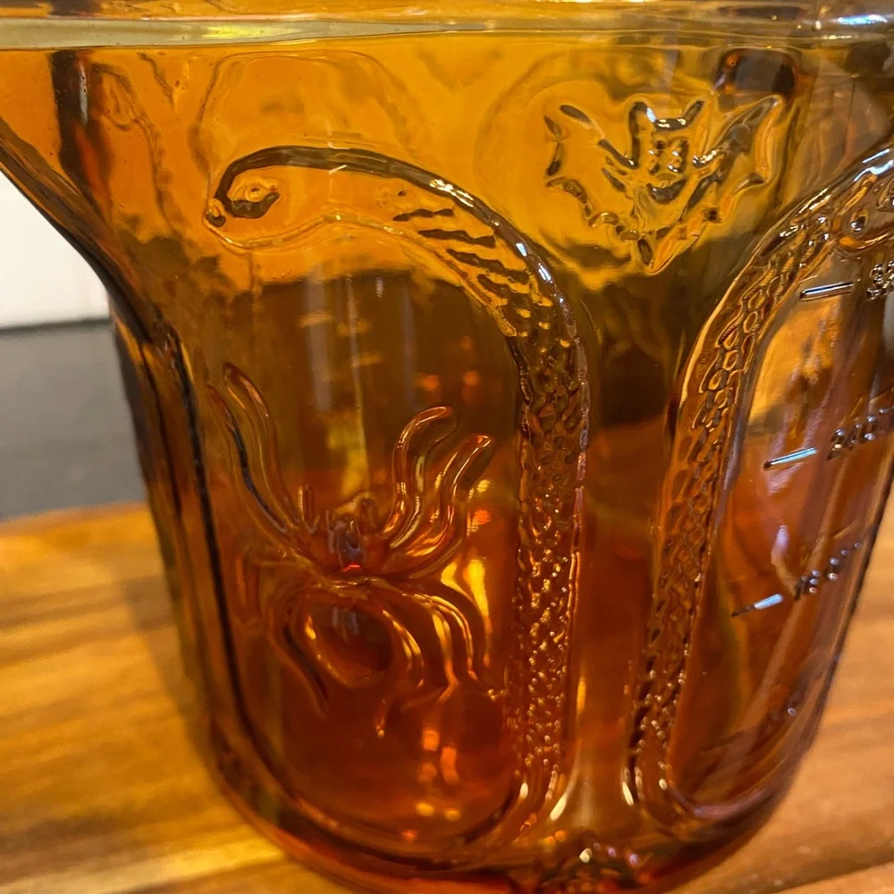 CWC Halloween Glass Measuring Cup With Spiders, Bats & Snakes Orange Amber 32oz